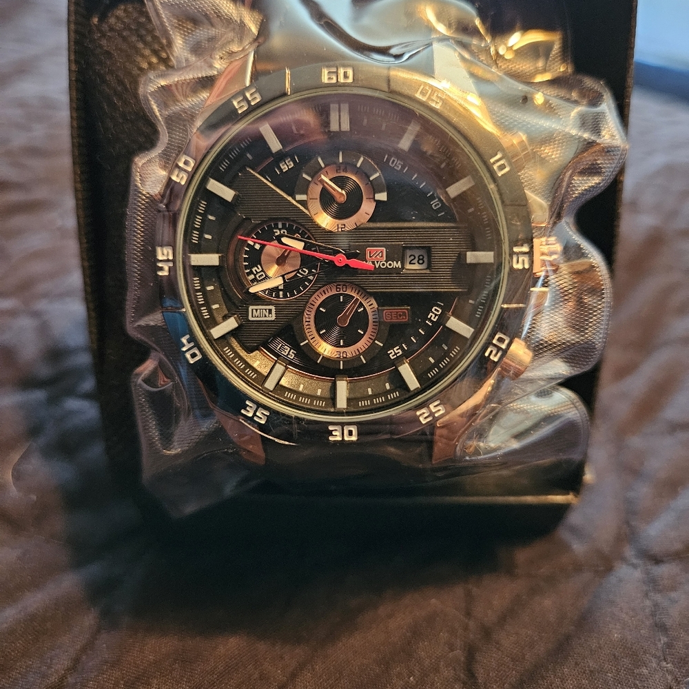 Watch - Picture 3 of 3